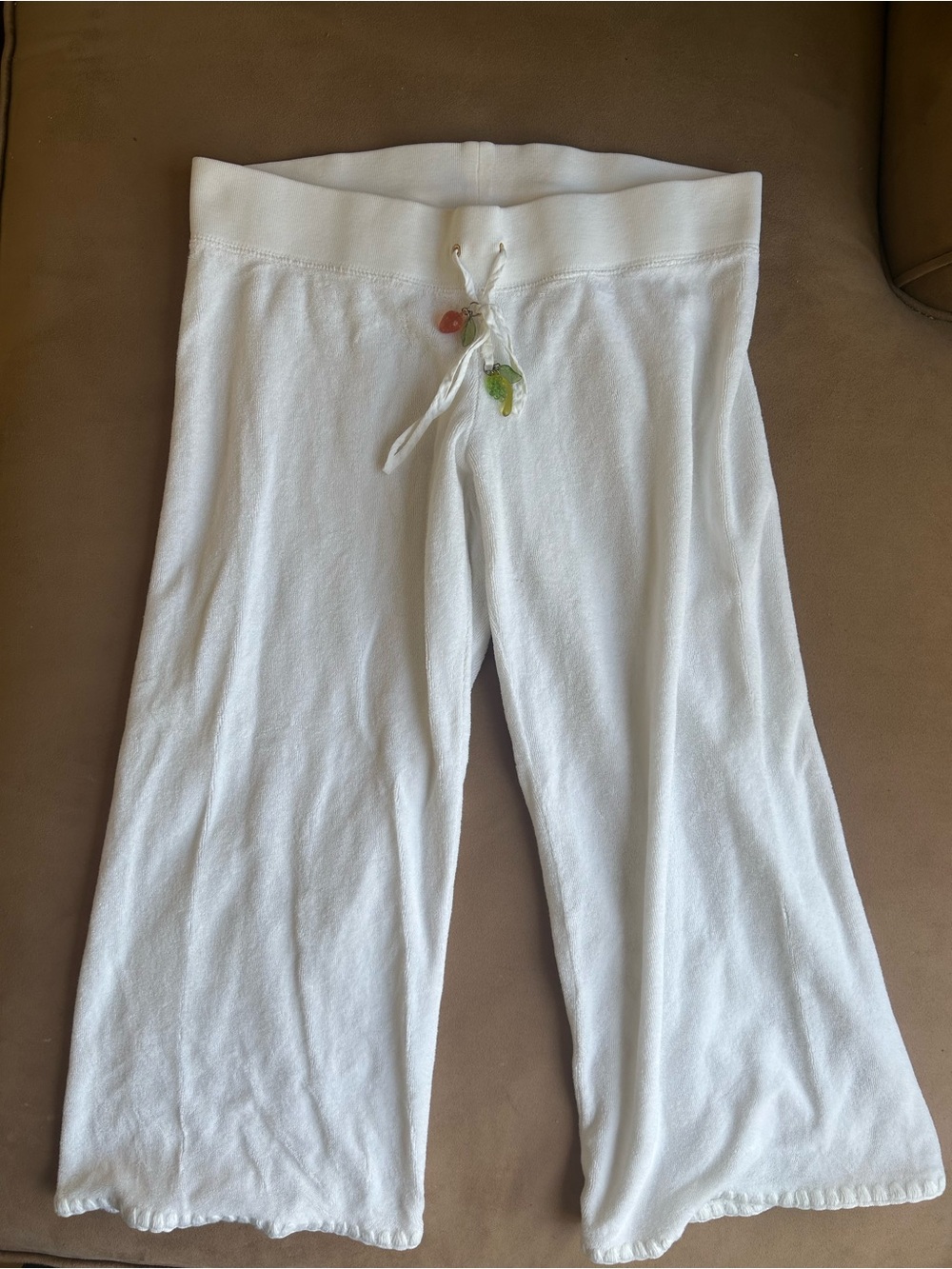 Vintage Y2K Juicy Couture Terry Capri Pants Fruit Charms White S
